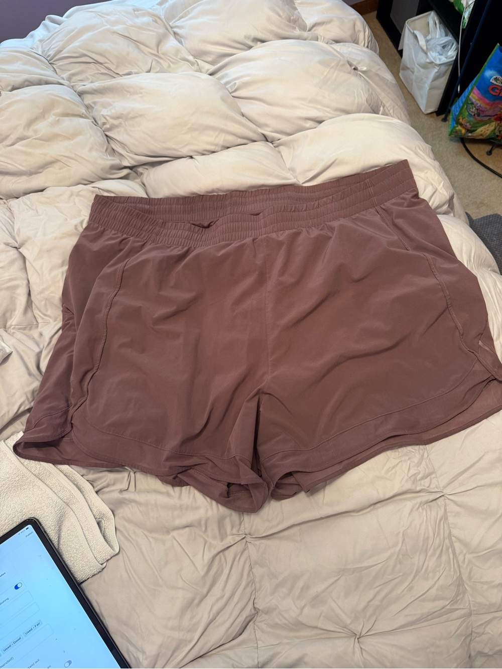 Athleta Mesh Racer Run 4” Shorts